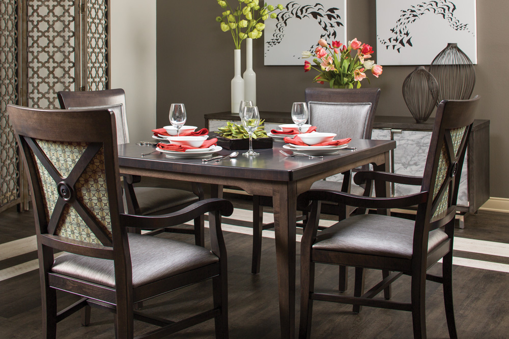 How to Select Dining Tables for Senior Living